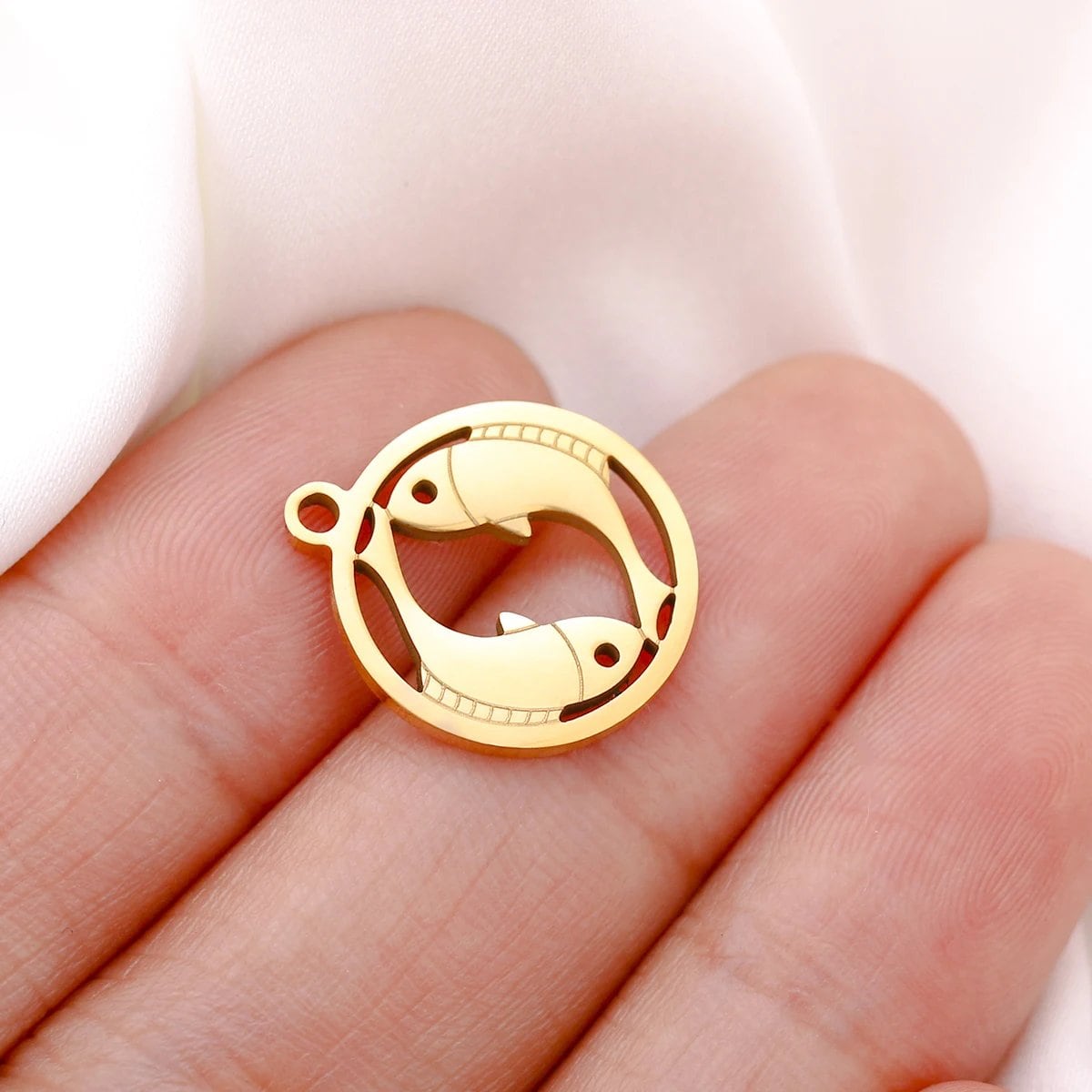 Set of 5 Round Hollow Zodiac Sign Pendants, Stainless Steel, 12 Constellation Charms, DIY Necklace, Bracelet, Jewelry Making, Metal Color: Parallel Import