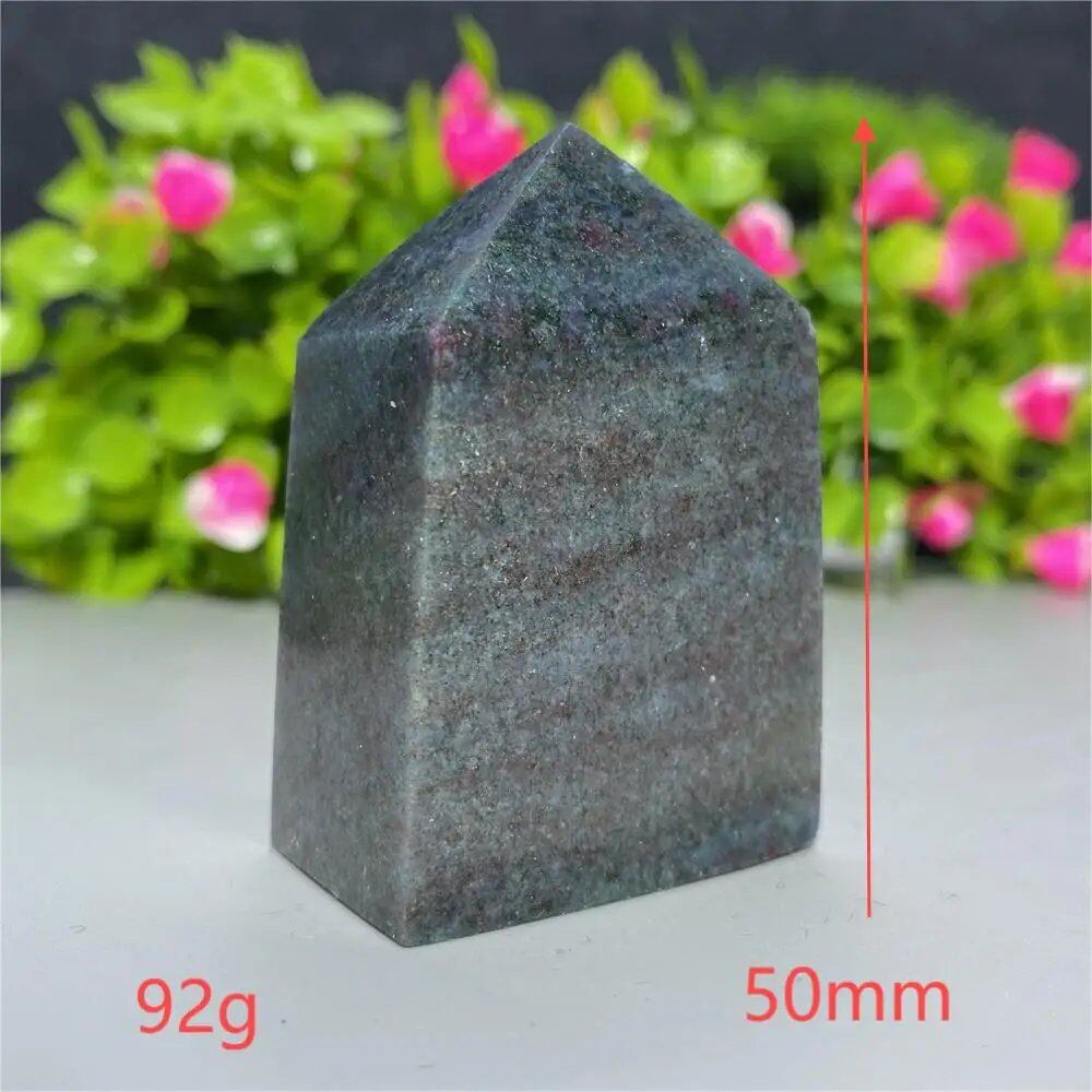 天然水晶 レッドグリーンサファイア 四角柱タワー 鉱物標本 スピリチュアル 瞑想 魔術 ギフトストーン 並行輸入品