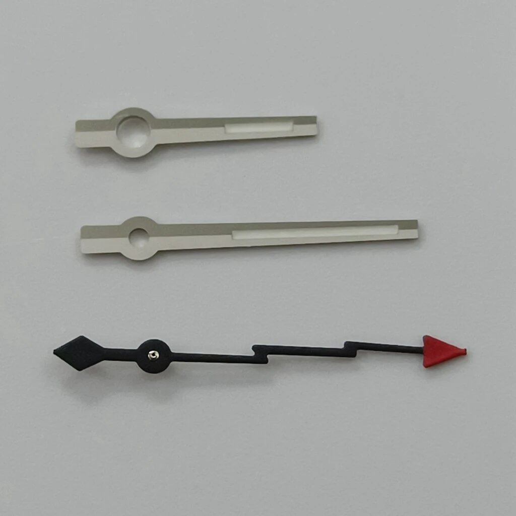 Silver gunmetal watch hands, lightning second hand, luminous hands, compatible with NH35, NH36, NH38, NH70, NH72, 7S26, 7S36, 4R35, and 4R36 models. Parallel import.