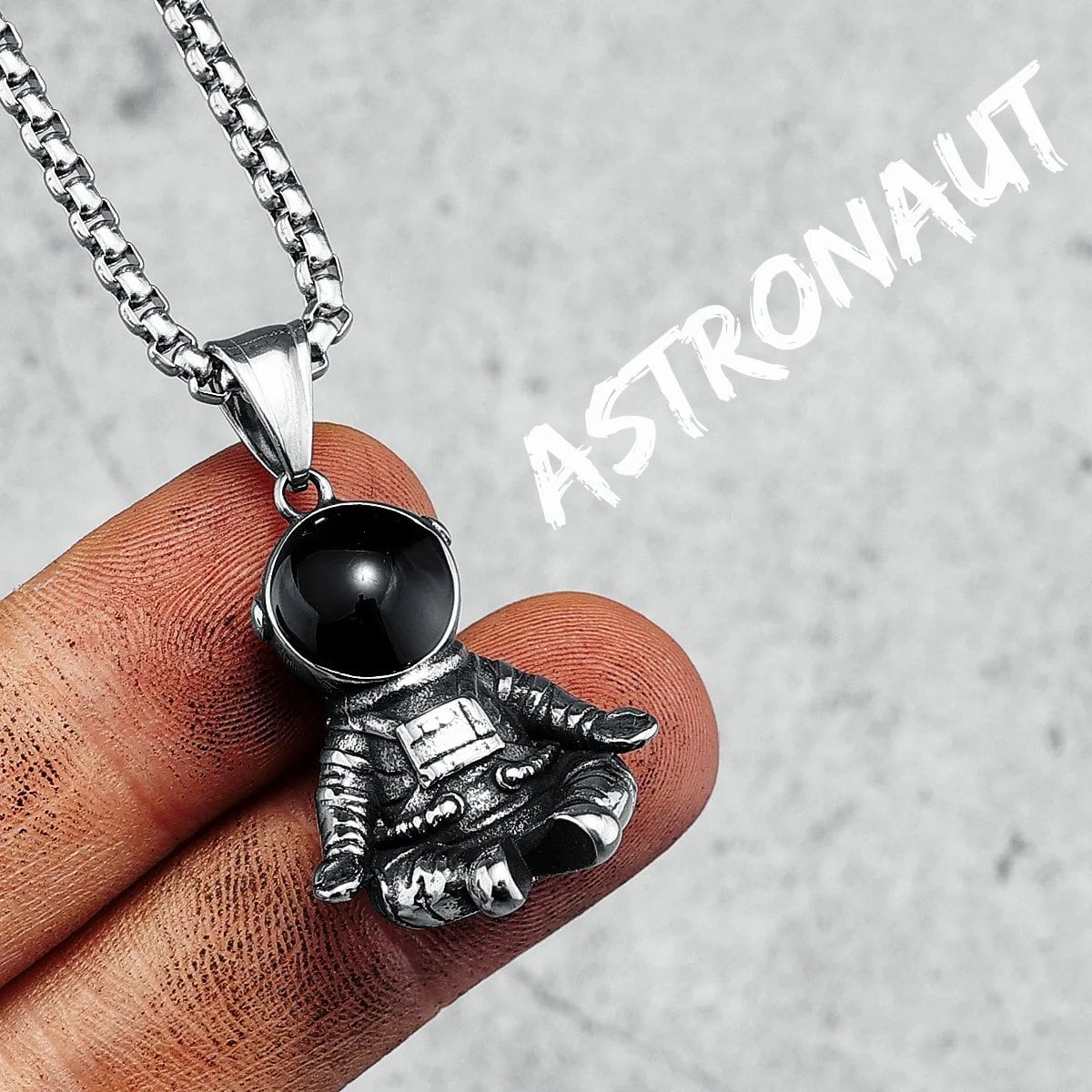 瞑想する宇宙飛行士ネックレス ステンレススチール メンズ おしゃれでかわいい ヒップホップ ラップ ペンダントチェーン 友達やカップル向け パーティージュエリー 最高の贈り物 長さ 並行輸入品