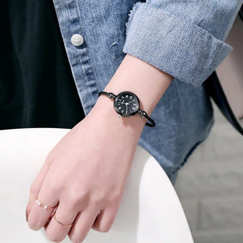 YIKAZE Women's Small Gold Bangle Bracelet Watch, Stainless Steel, Retro Quartz Movement, Fashion Dress Watch, Parallel Import