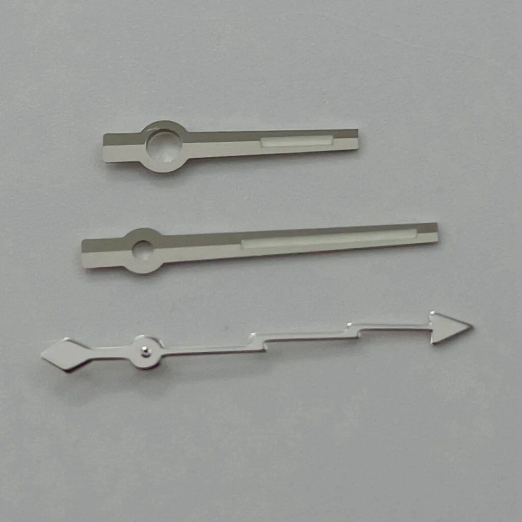 Silver gunmetal watch hands, lightning second hand, luminous hands, compatible with NH35, NH36, NH38, NH70, NH72, 7S26, 7S36, 4R35, and 4R36 models. Parallel import.