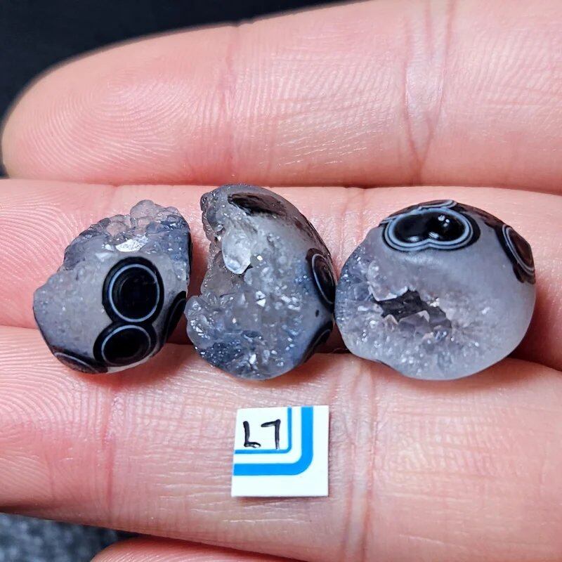 天然ブラックアゲート ライトクリスタル パームストーン 風水ルームデコレーション ウィッチクラフトオーナメント ラブラドライト スピリチュアルレイキ瞑想 カラー:L 並行輸入品