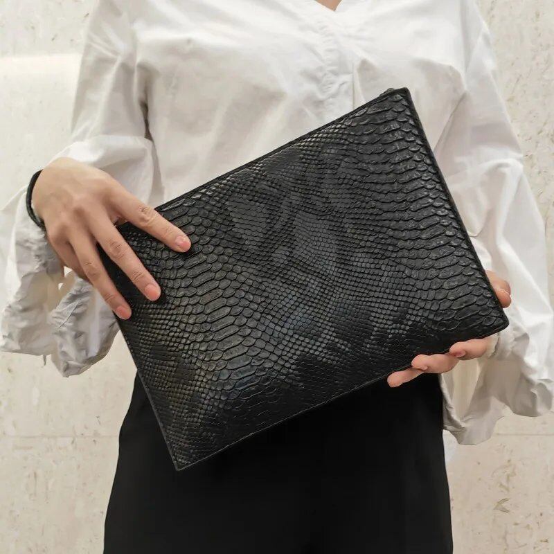 豪華な3D蛇革レディースクラッチバッグ ブランドデザイナーiPadハンドバッグ ファッションPUレザーパーティーエンベロープバッグ 女性用手首ウォレット サイズ:30×22cm;色 並行輸入品