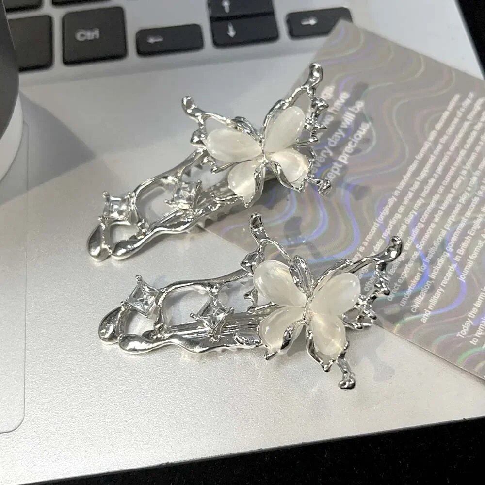 1/4 pc Y2K Irregular Liquid Metal Hairpin Butterfly Zirconia Hair Clip for Women, Stylish Silver Bang Clip, Hair Accessory, Color: Parallel Import