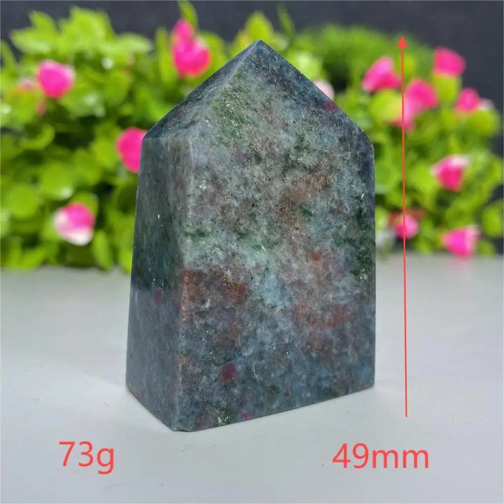天然水晶 レッドグリーンサファイア 四角柱タワー 鉱物標本 スピリチュアル 瞑想 魔術 ギフトストーン 並行輸入品