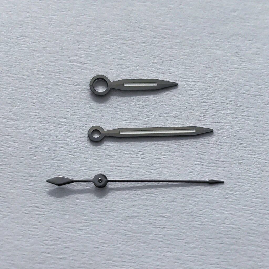 High-quality watch hands set for NH35, NH36, NH38, NH39, NH70, NH72, 7S26, 7S36, 4R35, and 4R36 watches. Available in silver, gold, rose gold, and black with fluorescent coating. Parallel import.