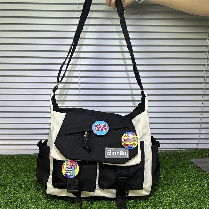 Fashionable youth men's shoulder bag with flip zipper, trendy and cool school crossbody bag, perfect for campus, travel, shopping, and teenage men's messenger bag. Color: Parallel import.