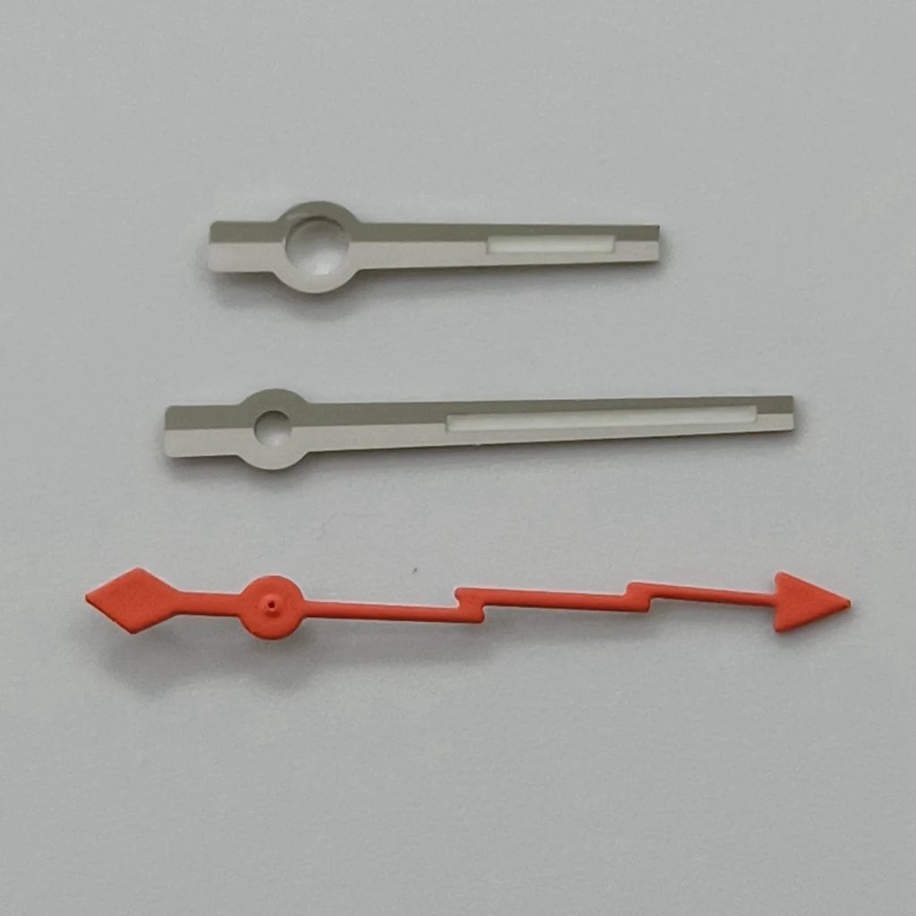 Silver gunmetal watch hands, lightning second hand, luminous hands, compatible with NH35, NH36, NH38, NH70, NH72, 7S26, 7S36, 4R35, and 4R36 models. Parallel import.