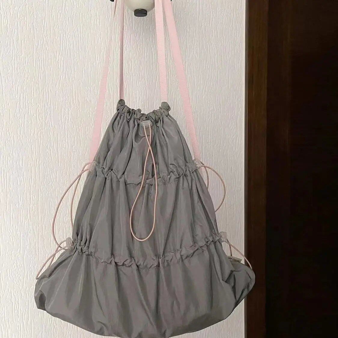 ナイロン製 バックパック 女の子 おしゃれ シンプル カジュアル 折りたたみ かわいい レディース バッグ オールマッチ 色:グレー 並行輸入品ナイロン製 バックパック 女の子 おしゃれ シンプル カジュアル 折りたたみ かわいい レディース バッグ オールマッチ 色:グレー 並行輸入品