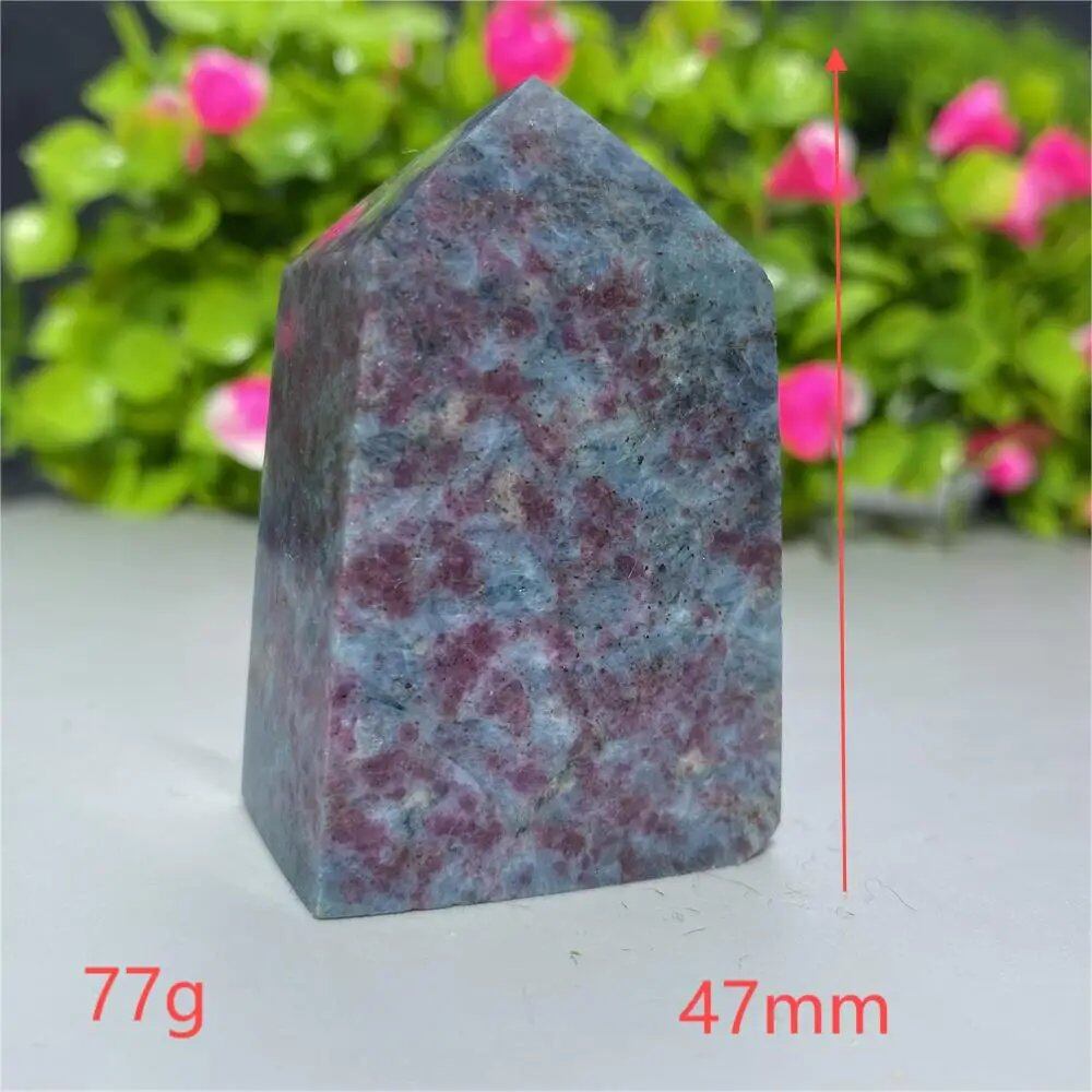 天然水晶 レッドグリーンサファイア 四角柱タワー 鉱物標本 スピリチュアル 瞑想 魔術 ギフトストーン 並行輸入品