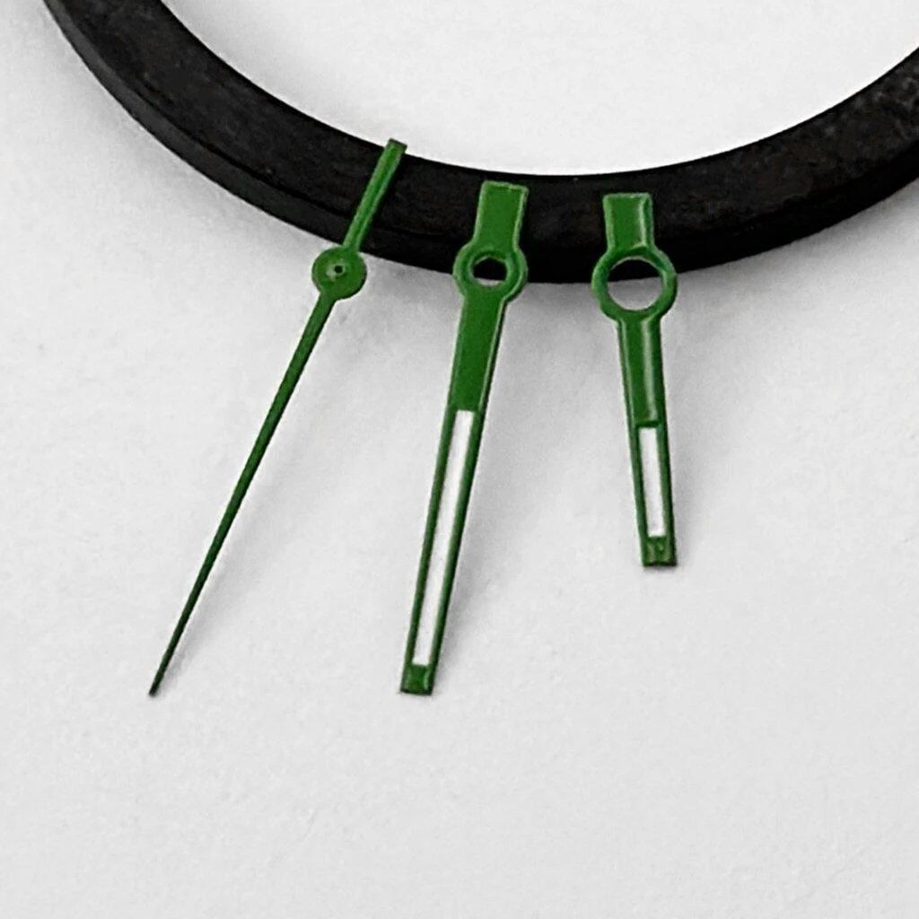 Rose gold, silver, and gold hands with green luminous finish for NH35, compatible with 4R/7S/NH35/NH36. Color: Parallel import.