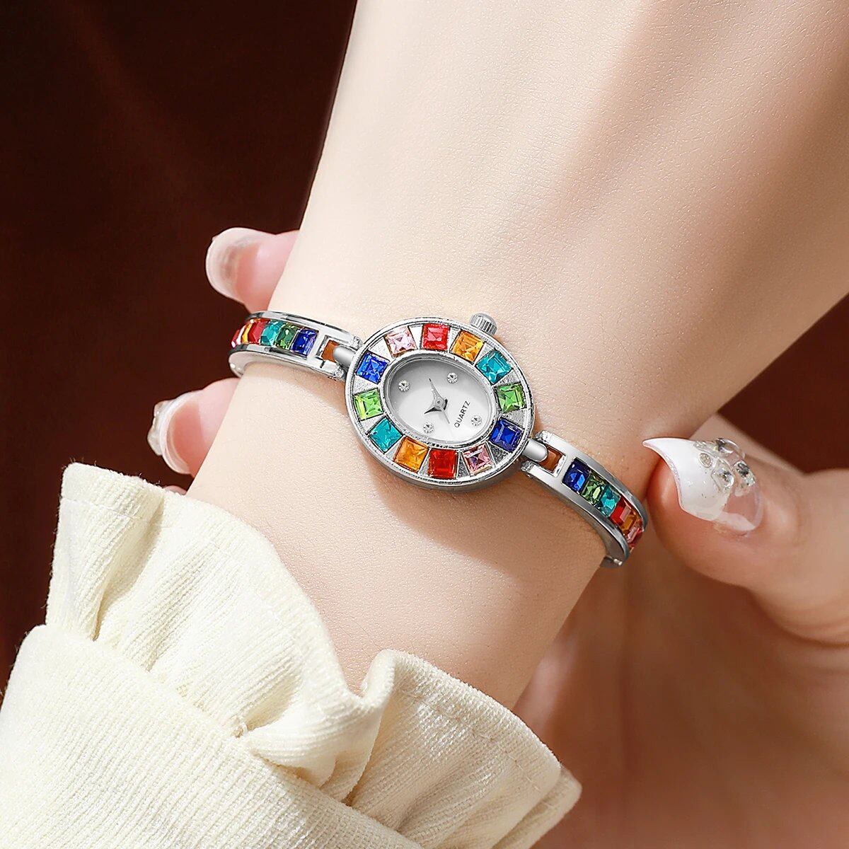 1 Women's Retro-Style Quartz Watch with Elegant Colorful Diamond-Set Dial, Compact Watch, Holiday Gift, Parallel Import