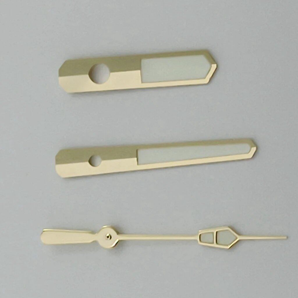 Silver, gold, rose gold, and black watch hands. Luminous compatible. Compatible with NH35, NH36, 7S26, 7S36, 4R35, and 4R36 movements. Parallel import.