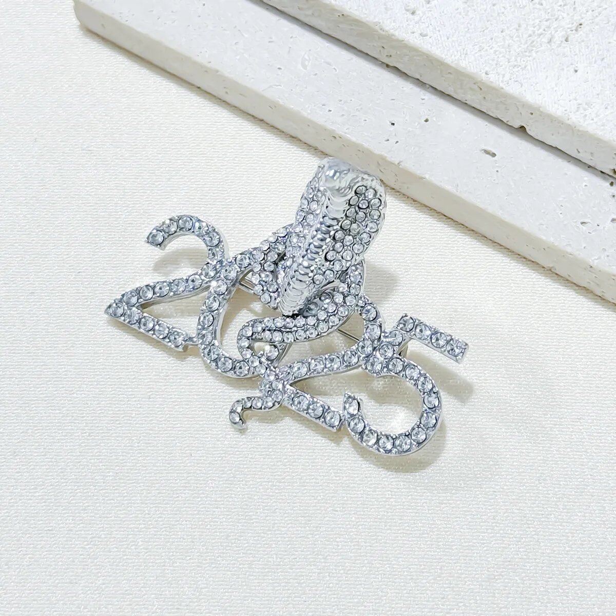 New Vintage Zodiac Snake Brooch, Creative Rhinestone, Animal Brooch Pin for Men and Women, Jewelry, New Year's Gift, Color: 1 Piece; Metal Color: XZ10; Ships from: Parallel Import