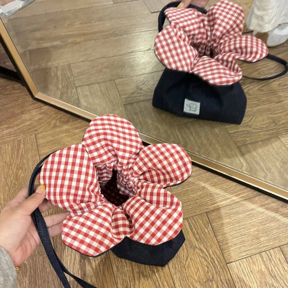 軽量チェック柄フラワー ドローストリングバッグ かわいい 携帯便利 収納ポケット付き ショルダーバッグ 旅行用 並行輸入品