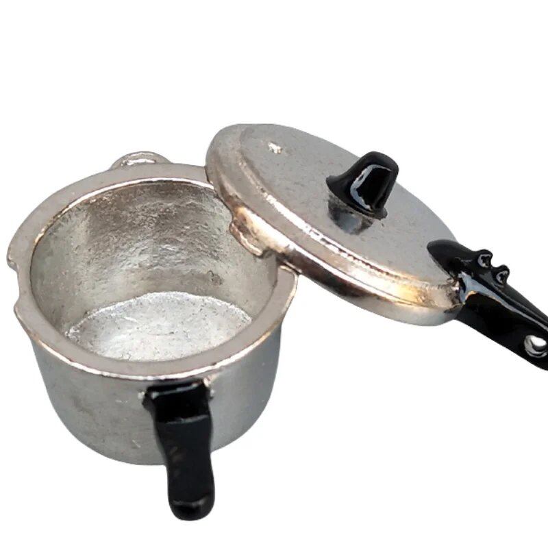 1/6 BJD Doll Accessories Kitchenware Mini Wok Cookware Doll Furniture Miniature Scene Decoration Compatible with Barbie, Licca, and Blythe Dolls (Parallel Import)