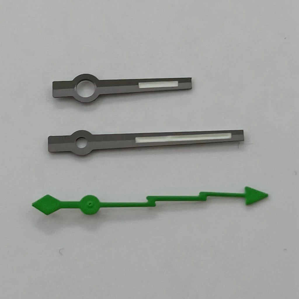 Silver gunmetal watch hands, lightning second hand, luminous hands, compatible with NH35, NH36, NH38, NH70, NH72, 7S26, 7S36, 4R35, and 4R36 models. Parallel import.