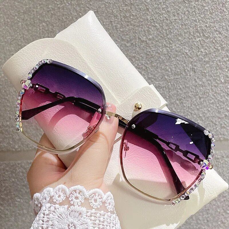 Women's and Men's Rhinestone Decorative No-Rim Sunglasses, Casual, Gradient, Perfect for Summer, Beach, and Party Use, UV400 Protection, Frame Color: Gold; Lens Color: Gold, Parallel Import