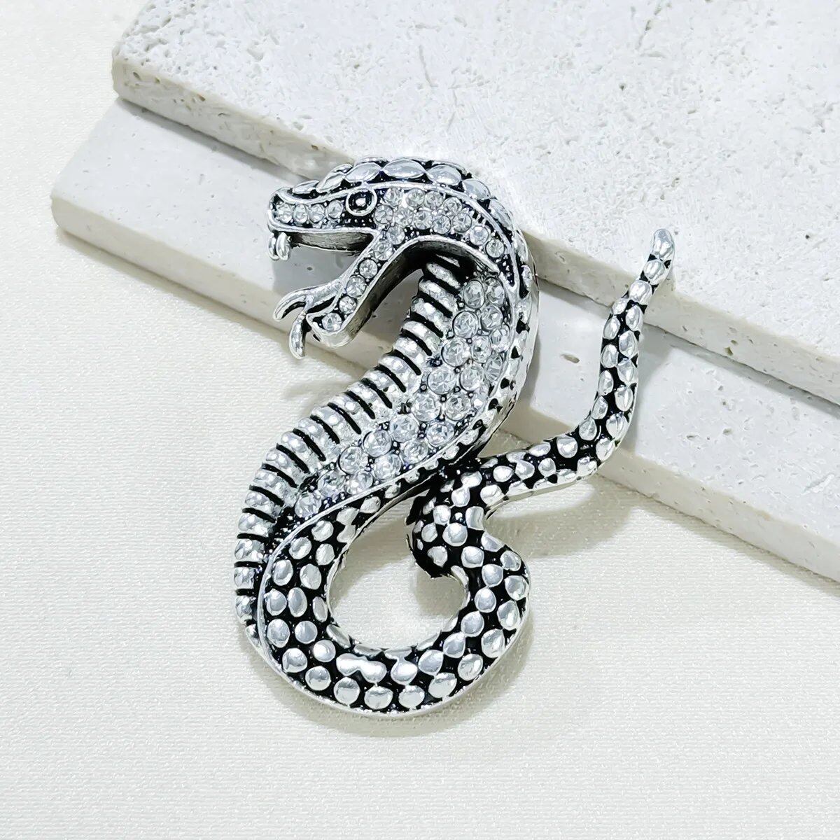 New Vintage Zodiac Snake Brooch, Creative Rhinestone, Animal Brooch Pin for Men and Women, Jewelry, New Year's Gift, Color: 1 Piece; Metal Color: XZ10; Ships from: Parallel Import