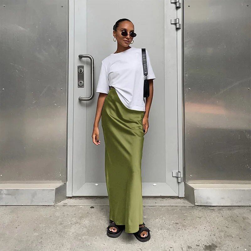 Elegant black satin trumpet skirt for women. Slim, high-waisted, long skirt for spring and summer. Solid color. Size: Parallel import.