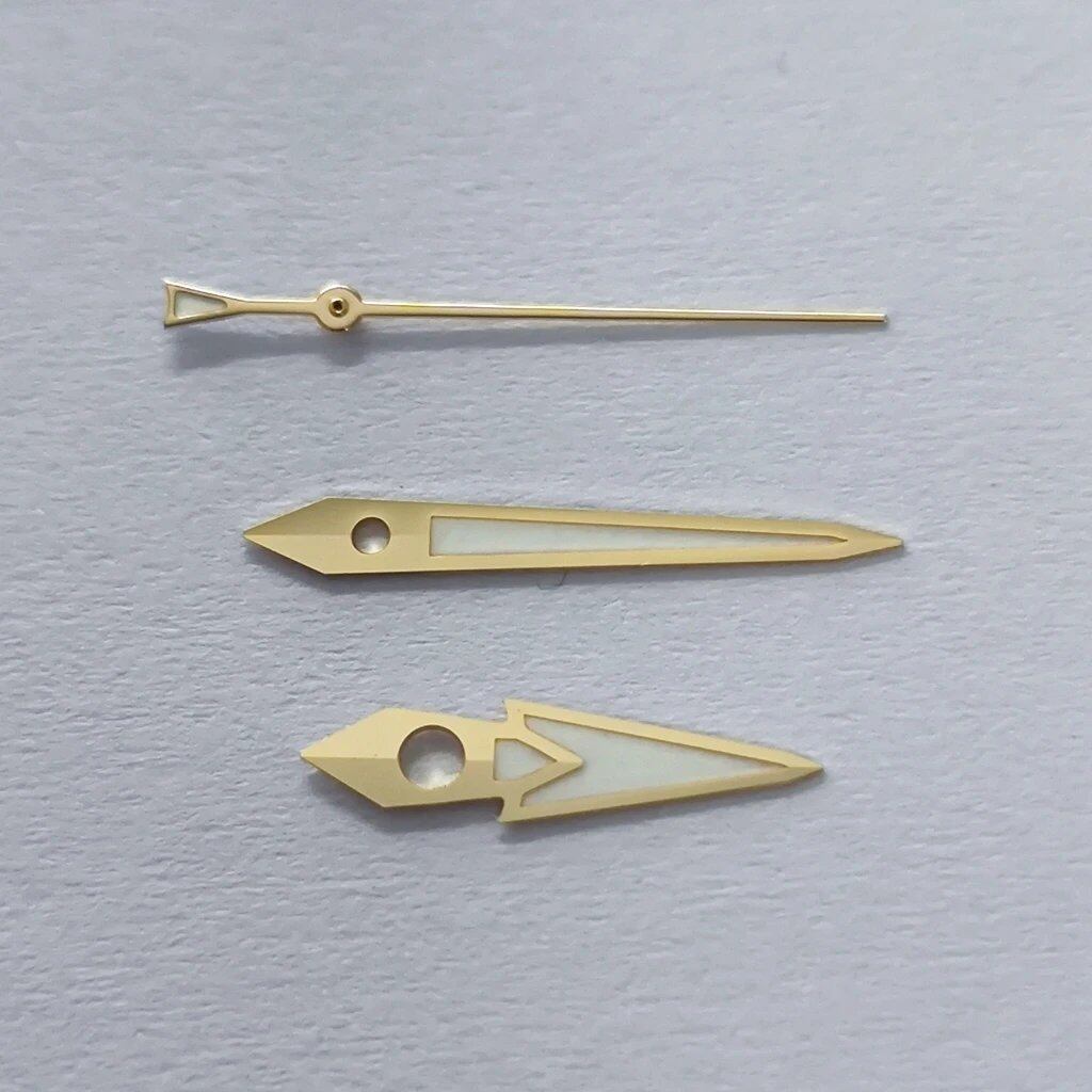High-quality hand set for NH35, NH36, NH38, NH39, NH70, NH72, 7S26, 7S36, 4R35, and 4R36. Available in silver, gold, rose gold, and black. Luminous hands. Parallel import.