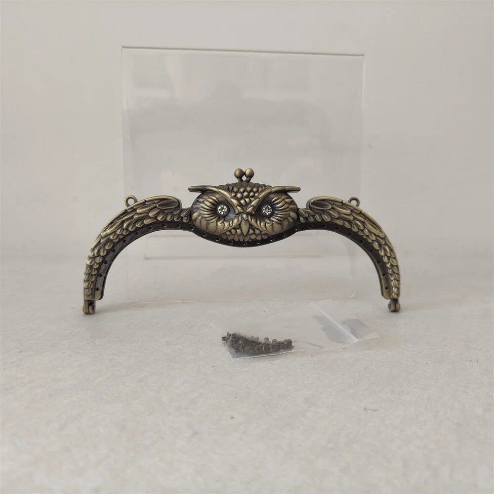 1個 亜鉛合金 18X7cm 動物 キャラクター クリスタル アンティークブラス ネジ付き 金属 財布 ハンドルパーツ アクセサリー バッグフレーム 色:真鍮 並行輸入品1個 亜鉛合金 18X7cm 動物 キャラクター クリスタル アンティークブラス ネジ付き 金属 財布 ハンドルパーツ アクセサリー バッグフレーム 色:真鍮 並行輸入品