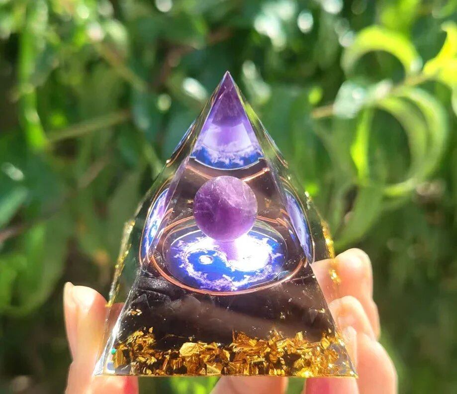 1個 クリスタルストーン オーゴンパイラミッド エネルギー発生器 天然アメジスト&ペリドット レイキ チャクラ 瞑想ツール お部屋のインテリア 子供への贈り物 並行輸入品