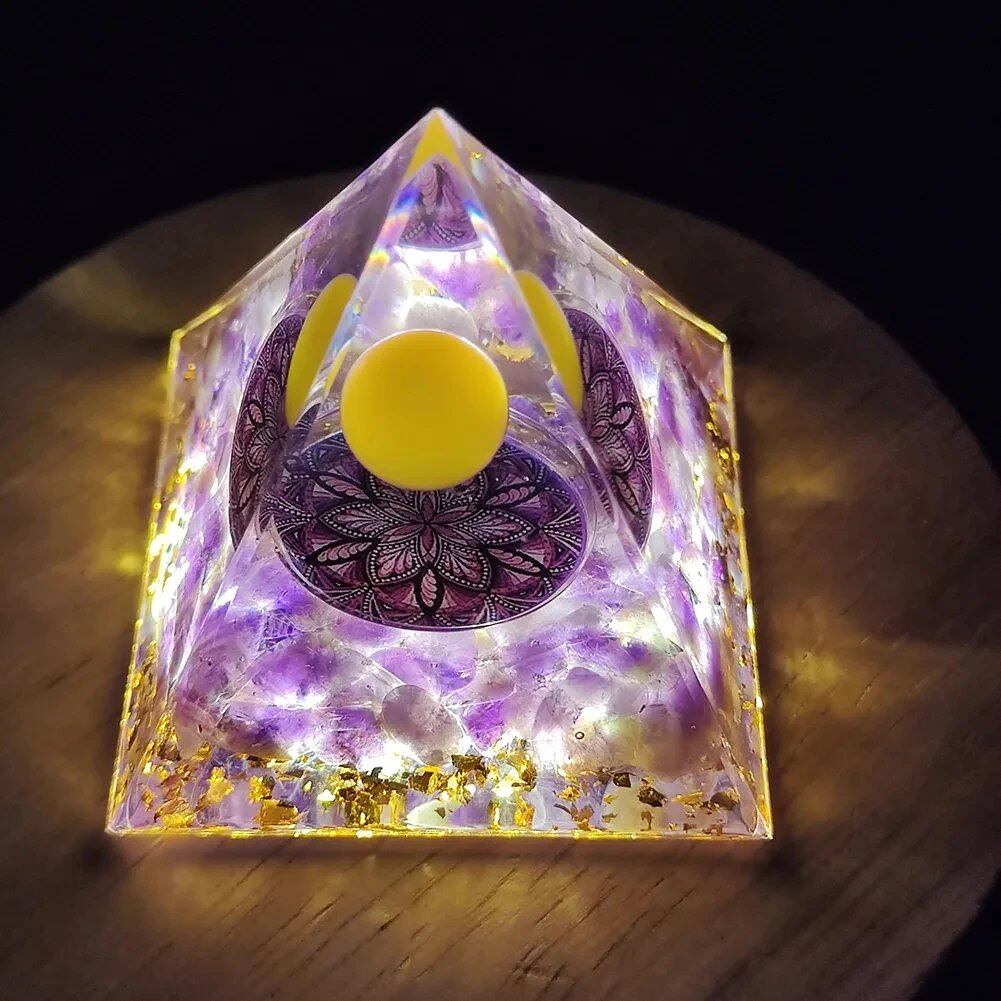 クリスタルストーン・オーゴン・ピラミッド エネルギー発生器 ルームデコレーション 天然アメジスト ペリドット レイキ・チャクラ・メディテーション サイズ:5cm;;発送元: 並行輸入品
