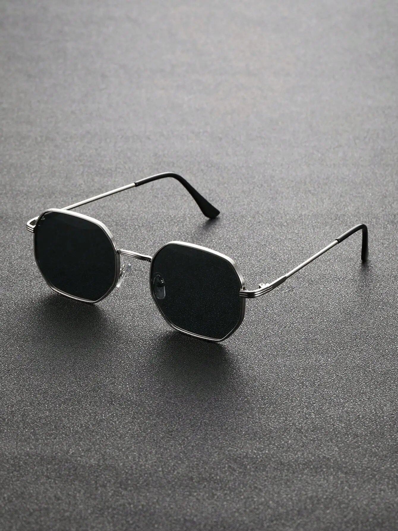 1/2-Piece Unisex Geometric Metal Frame Eyeglasses, Stylish Design for Outdoor Activities, Travel, Driving, and Everyday Life. Lens Color: FPM9829 - Parallel Import