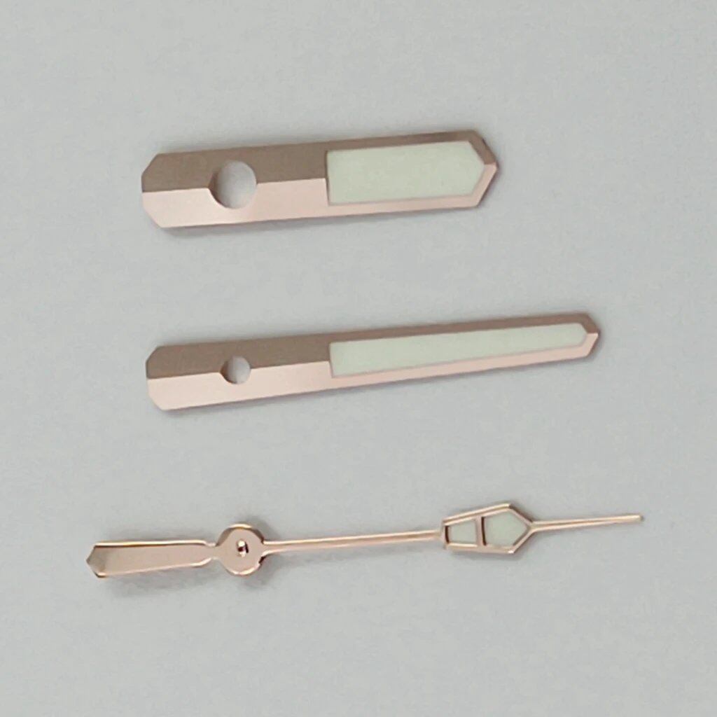Silver, gold, rose gold, and black watch hands. Luminous compatible. Compatible with NH35, NH36, 7S26, 7S36, 4R35, and 4R36 movements. Parallel import.
