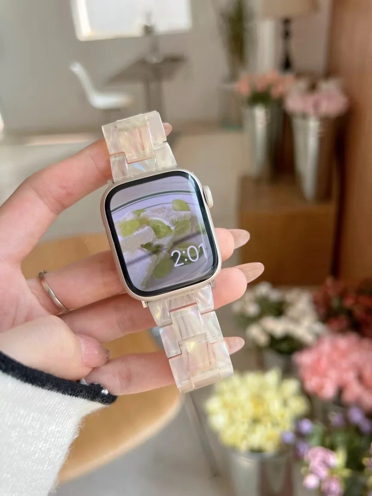 High-quality resin link crop strap for Apple Watch - 38mm, 40mm, 41mm, 42mm, 44mm, 45mm, 46mm, 49mm, for women, includes tools, band color: silver white; band width: Parallel import