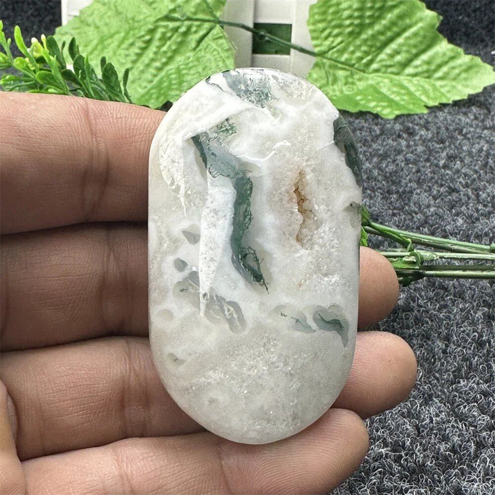 Natural Quartz Crystals: Aquamarine Agate, Ocean Jasper, Palm Stone, Polished Stones, Gemstone Mineral Specimens for Spiritual Meditation, Energy, and Feng Shui, Color: Green, Parallel Import
