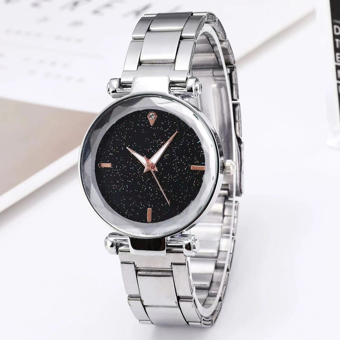High-quality, fashionable, casual women's waterproof, luminous steel band sports watch for students and women. Parallel import.