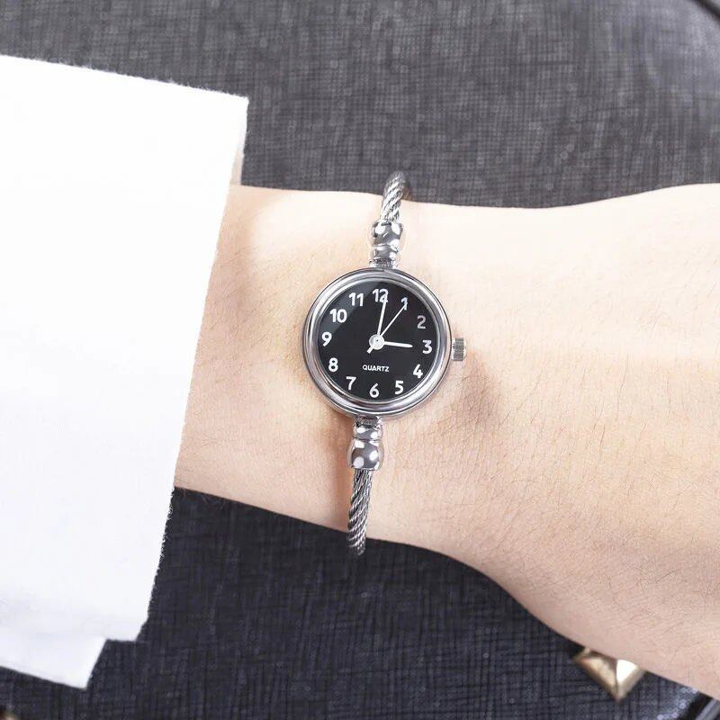 YIKAZE Women's Small Gold Bangle Bracelet Watch, Stainless Steel, Retro Quartz Movement, Fashion Dress Watch, Parallel Import