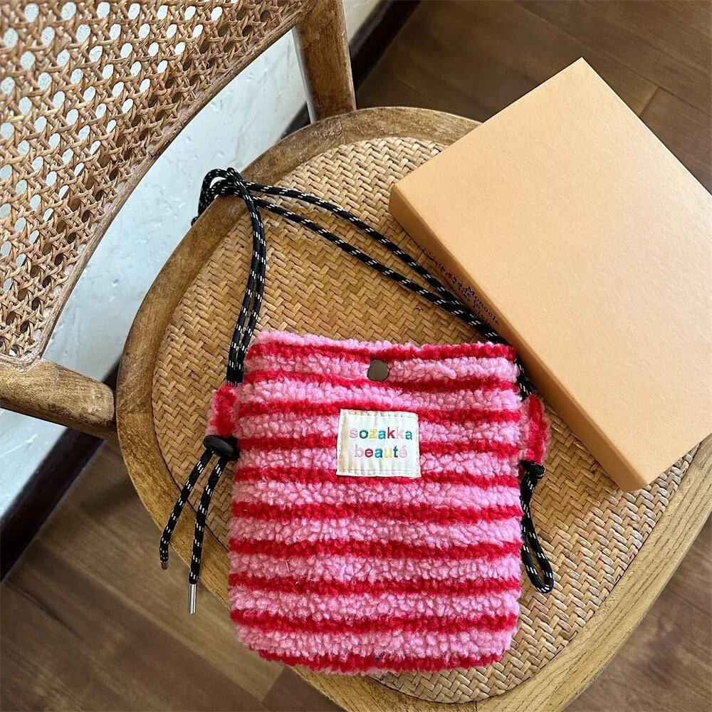女性用ニュープラッシュドットクロスボディバッグ かわいいピンク 片肩掛けショッピングバッグ 携帯電話ポーチ付き 収納バッグ 並行輸入品