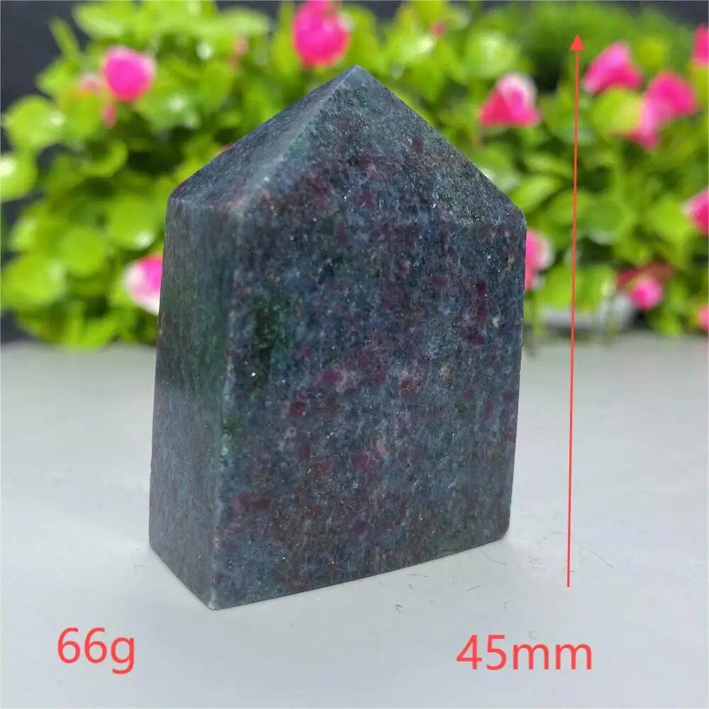 天然水晶 レッドグリーンサファイア 四角柱タワー 鉱物標本 スピリチュアル 瞑想 魔術 ギフトストーン 並行輸入品