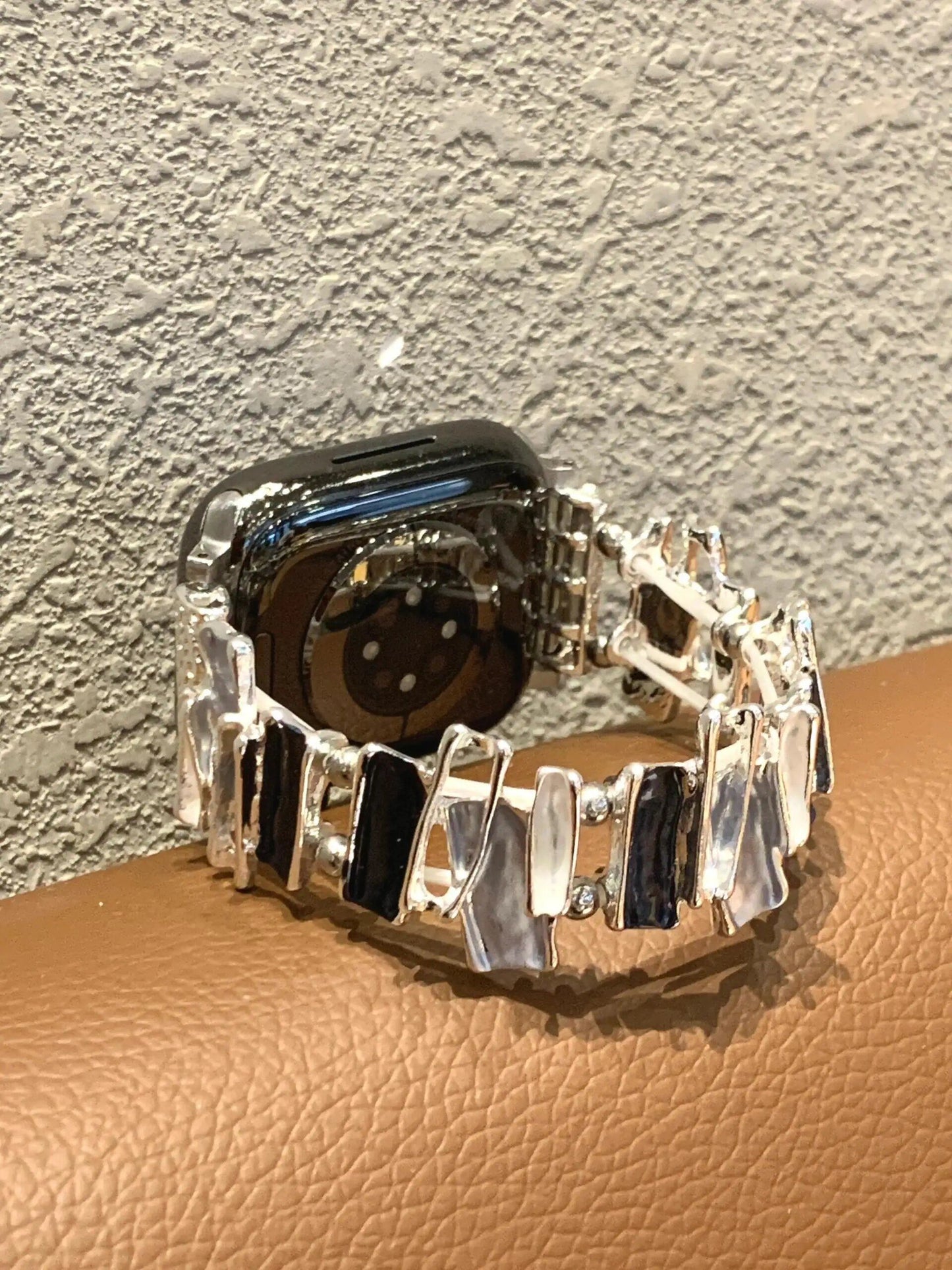 Compatible with Apple Watch Series Ultra (10/9/8/7/6/5/4/3/2/1/SE), 40/42/45/44/46mm, featuring a stylish, stretchy, stone-trimmed metal link bracelet. Band Color: Parallel Import