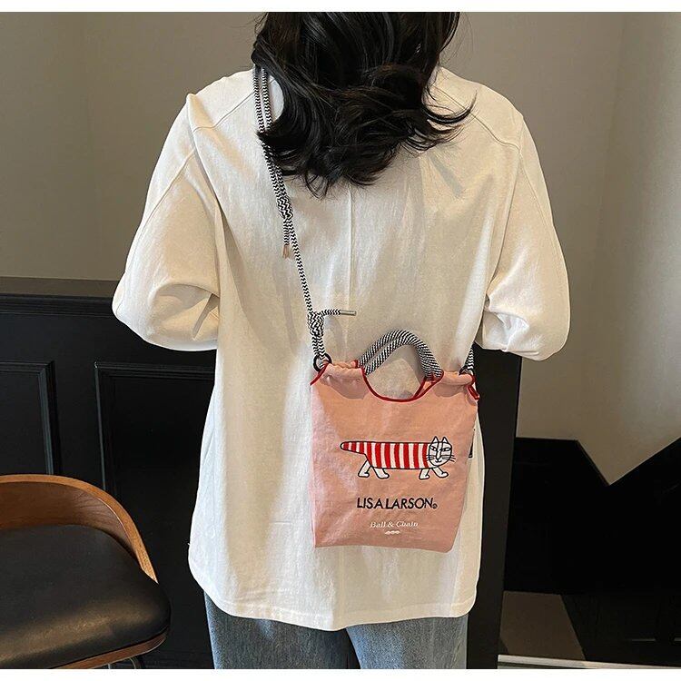 女性用刺繍キャンバスバッグ; 春夏向け軽量ショルダーバッグ; クロスボディハンドバッグ サイズ:ミニ(最大長さ20cm未満); 並行輸入品