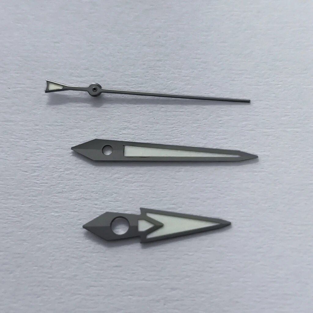 High-quality hand set for NH35, NH36, NH38, NH39, NH70, NH72, 7S26, 7S36, 4R35, and 4R36. Available in silver, gold, rose gold, and black. Luminous hands. Parallel import.