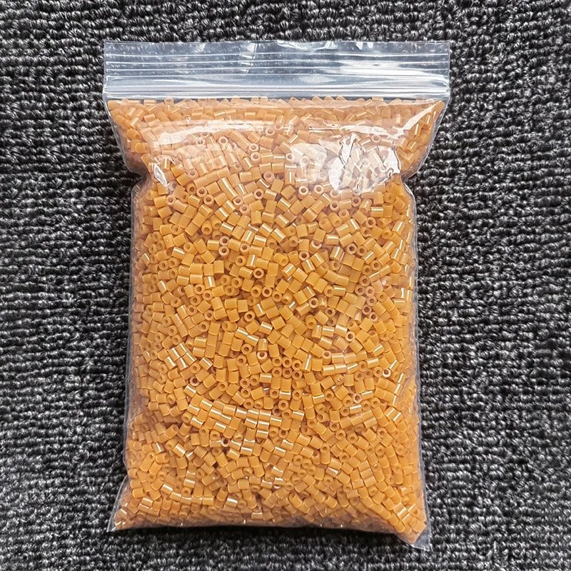 10,000 Pieces/Bag 2.6mm Mini Fuse Beads, 3D Pixel Puzzle Toy, Iron-on Beads, Melting Beads, Kids Toy, Handmade DIY Craft Decoration, Color: Parallel Import