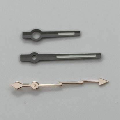 Silver gunmetal watch hands, lightning second hand, luminous hands, compatible with NH35, NH36, NH38, NH70, NH72, 7S26, 7S36, 4R35, and 4R36 models. Parallel import.