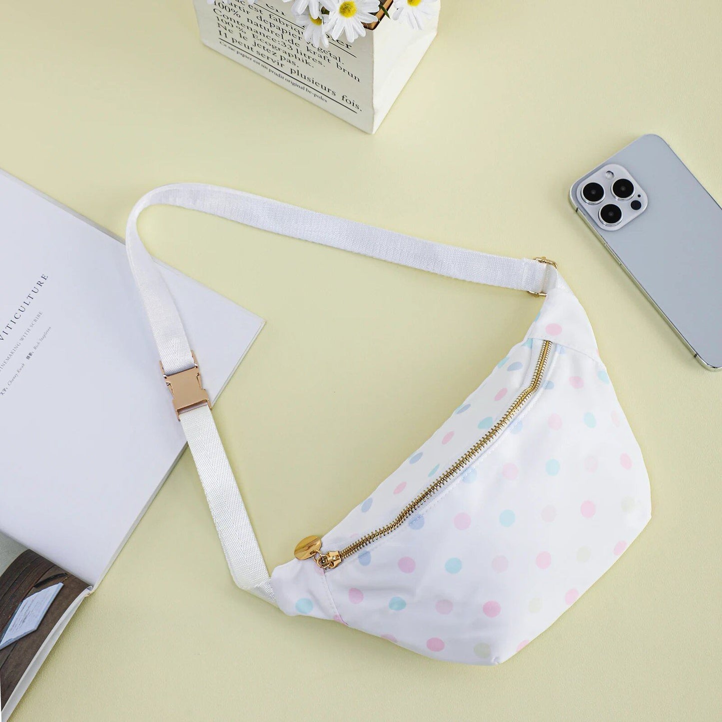 Women's Fanny Pack, Nylon Belt Bag, Stylish Waist Pouch, Lightweight, Waterproof, Multifunctional, Adjustable, with Zipper, Parallel Import