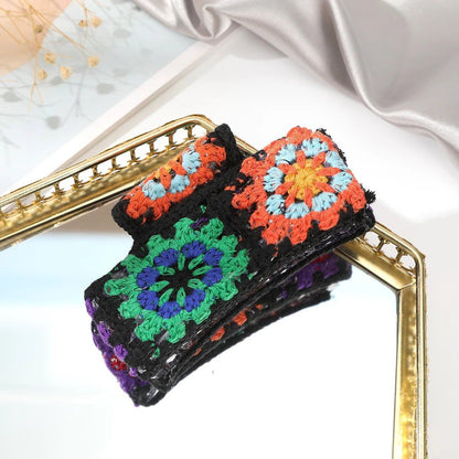 10.5cm Knit Flower Hair Claw with Black Embroidery, Asymmetrical Claw Hair Clip, Crab Hairpin, Retro Hair Accessory for Women, Color Parallel Import