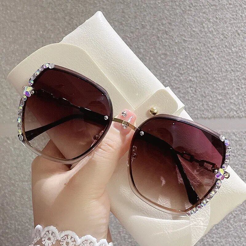 Women's and Men's Rhinestone Decorative No-Rim Sunglasses, Casual, Gradient, Perfect for Summer, Beach, and Party Use, UV400 Protection, Frame Color: Gold; Lens Color: Gold, Parallel Import