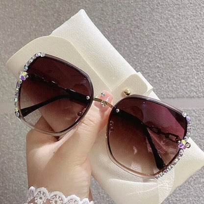 Women's and Men's Rhinestone Decorative No-Rim Sunglasses, Casual, Gradient, Perfect for Summer, Beach, and Party Use, UV400 Protection, Frame Color: Gold; Lens Color: Gold, Parallel Import