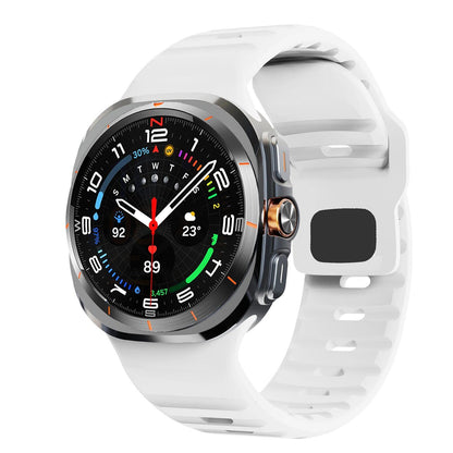 47mm Sport Silicone Strap Replacement for Samsung Galaxy Watch 7 Ultra. Band Color: ; Band Width: Compatible with Galaxy Watch 7 Ultra. Parallel Import.