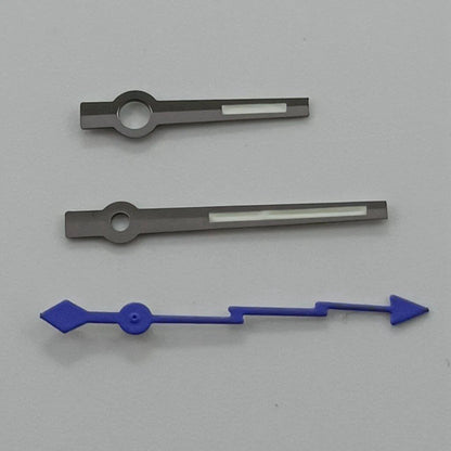 Silver gunmetal watch hands, lightning second hand, luminous hands, compatible with NH35, NH36, NH38, NH70, NH72, 7S26, 7S36, 4R35, and 4R36 models. Parallel import.