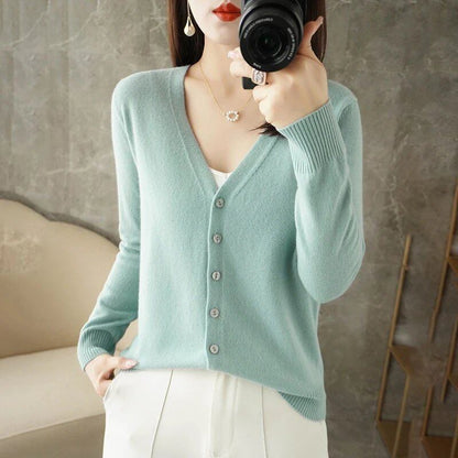 New Arrival: Stylish V-neck sweater/cardigan in a subtle Xiao Xiang style. Special Price Coat. ZHI D035. Size: Parallel Import.