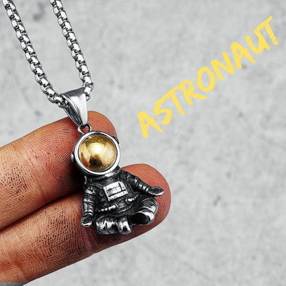 瞑想する宇宙飛行士ネックレス ステンレススチール メンズ おしゃれでかわいい ヒップホップ ラップ ペンダントチェーン 友達やカップル向け パーティージュエリー 最高の贈り物 長さ 並行輸入品
